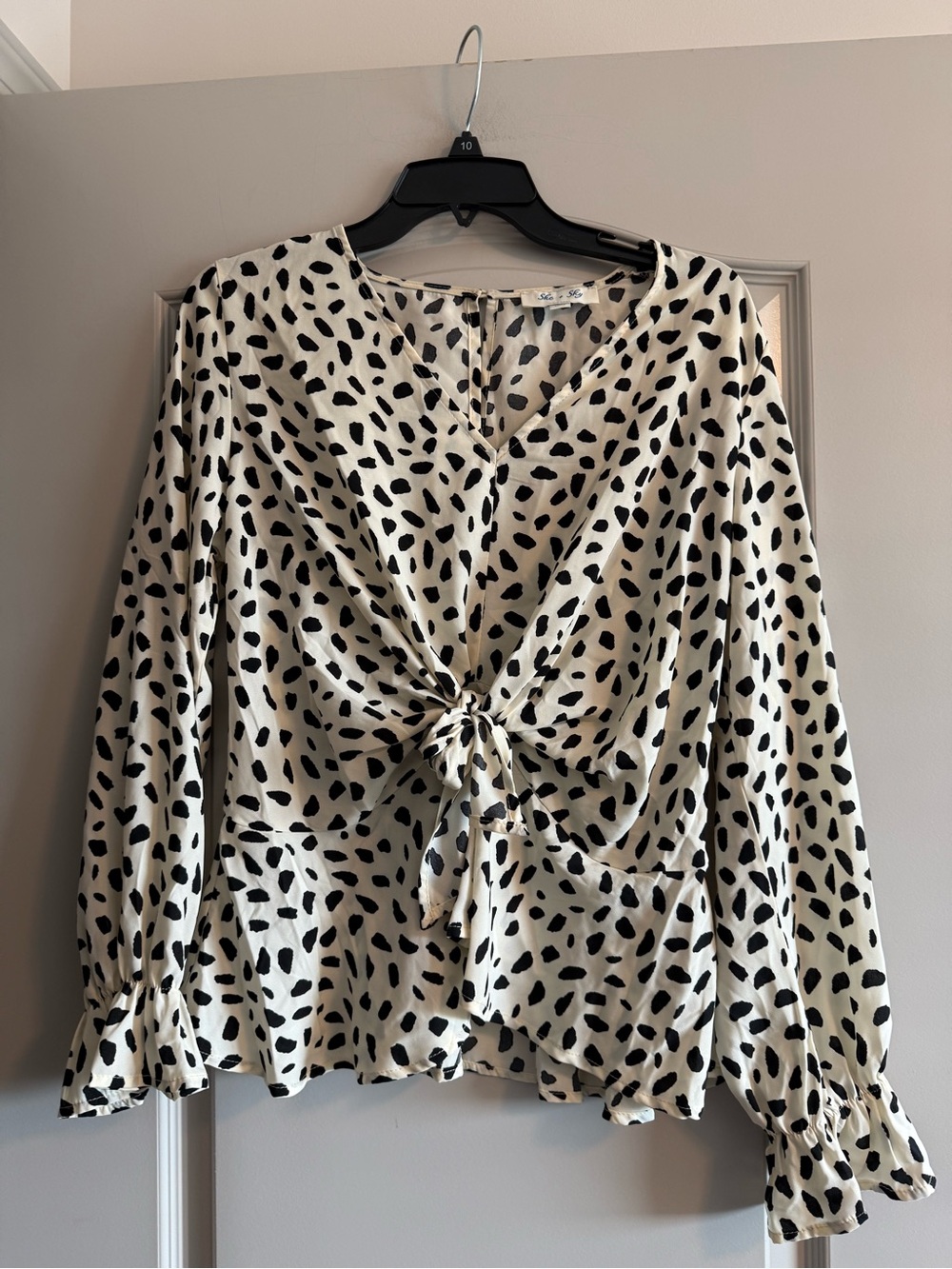 She + Sky Cream and Black Tie-Front Printed Blouse